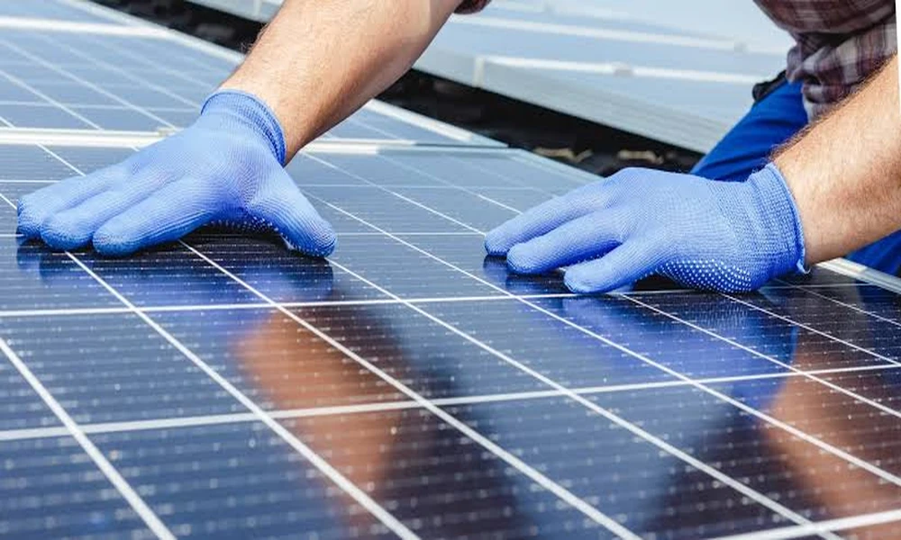 How to Qualify Solar Glass Suppliers for Utility-Scale Import